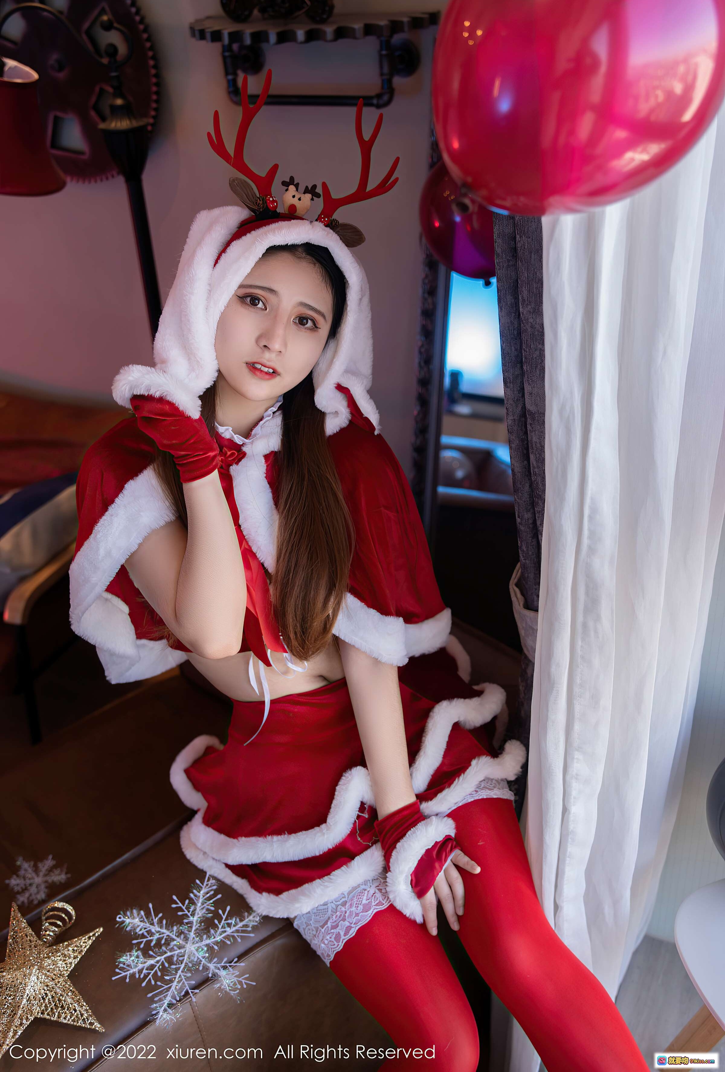 图片[1] - 久久Aimee圣诞主题写真 | 红色鹿角帽+毛绒斗篷+蕾丝边短裙 | 新春特辑高清美图 | XiuRen秀人网NO.4475 - 就要吻