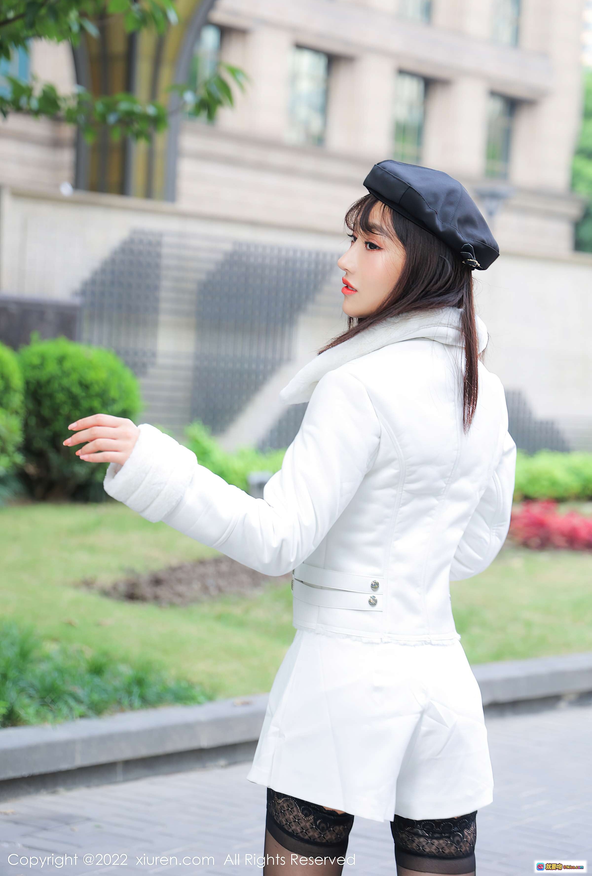 图片[3] - 西门小玉黑丝美腿写真｜白色外套贝雷帽时尚街拍｜XiuRen秀人网2022精选高清图集 - 就要吻