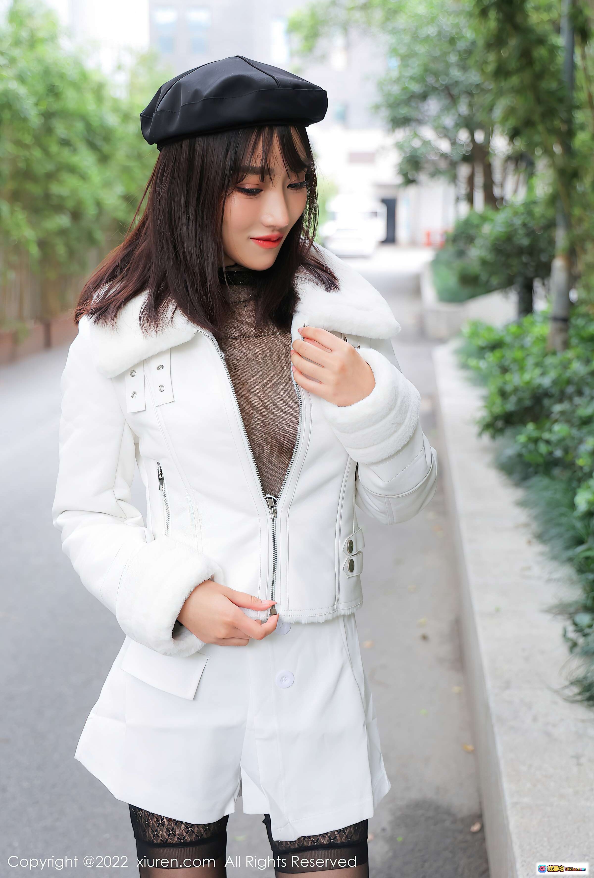 图片[5] - 西门小玉黑丝美腿写真｜白色外套贝雷帽时尚街拍｜XiuRen秀人网2022精选高清图集 - 就要吻