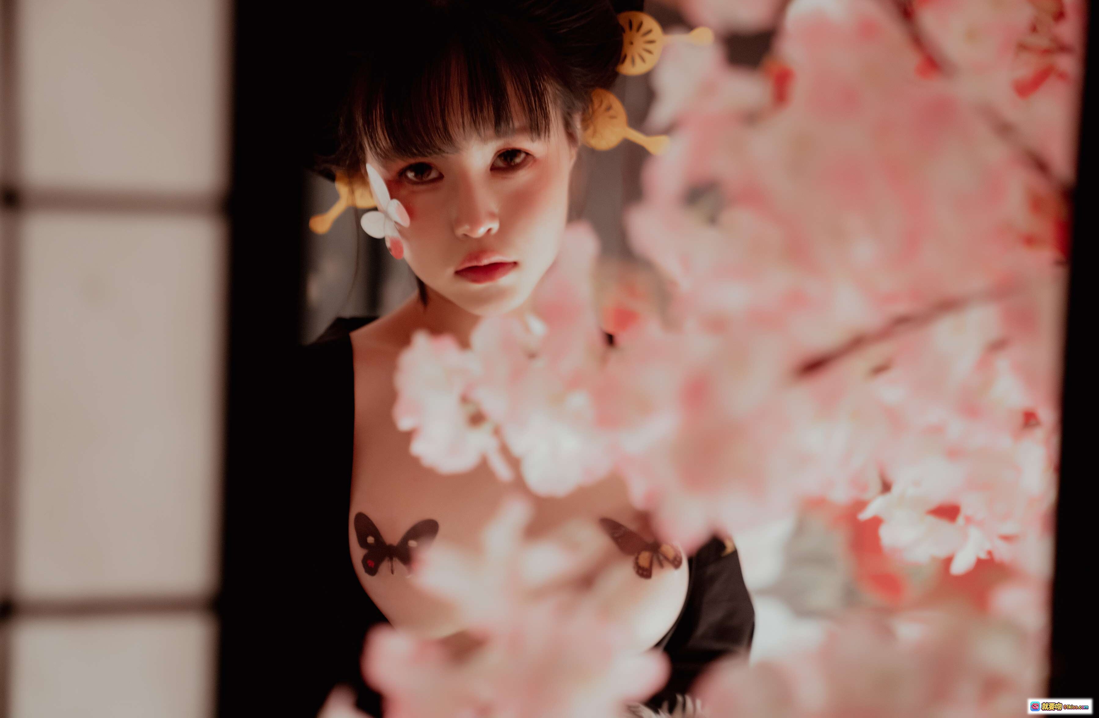 图片[6] - 晕崽Zz NO.014 小樱花和风写真｜黑丝和服美腿｜日式花伞背景｜精致发饰妆容｜55P高清图集 - 就要吻