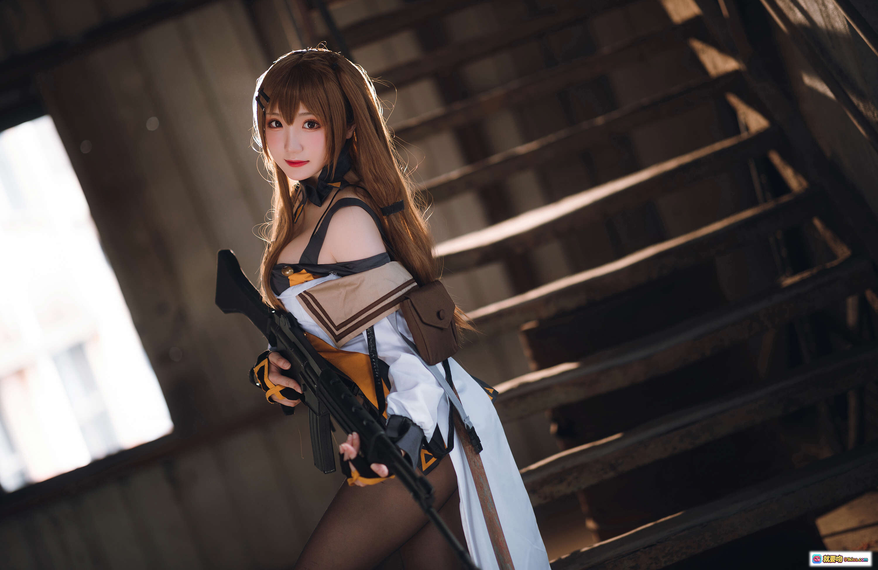 图片[7] - 瓜希酱NO.043 K2 Cosplay写真 | 白裙黑丝持枪废墟场景 | 24P高清图集 161MB - 就要吻