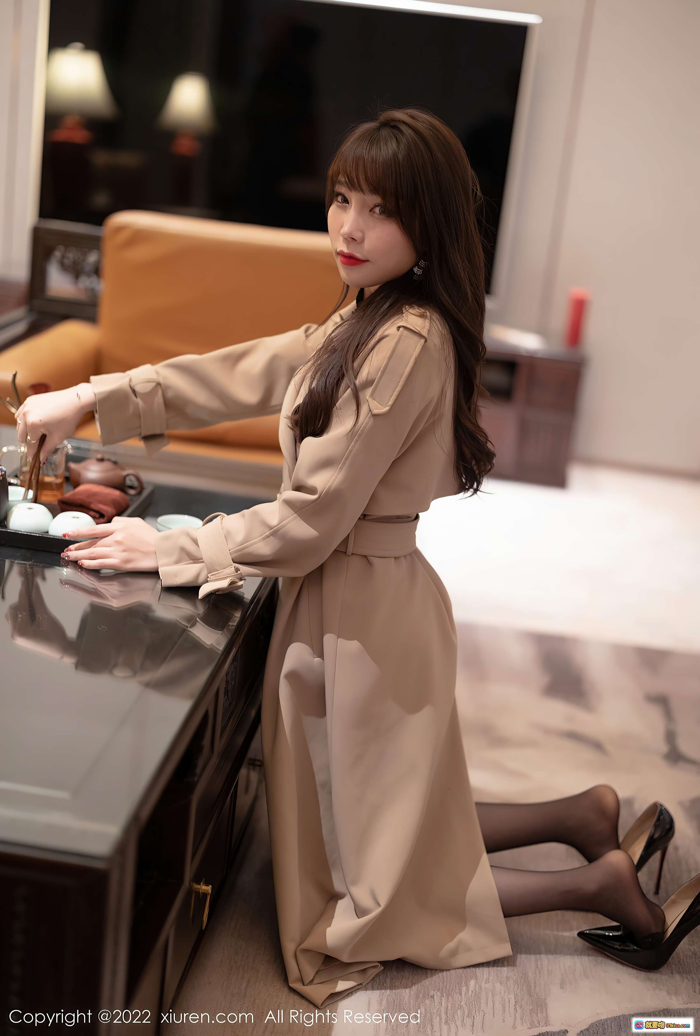 图片[10] - 芝芝Booty黑丝美腿写真｜卡其风衣优雅造型｜XiuRen秀人网2022.01.30 NO.4543 - 就要吻