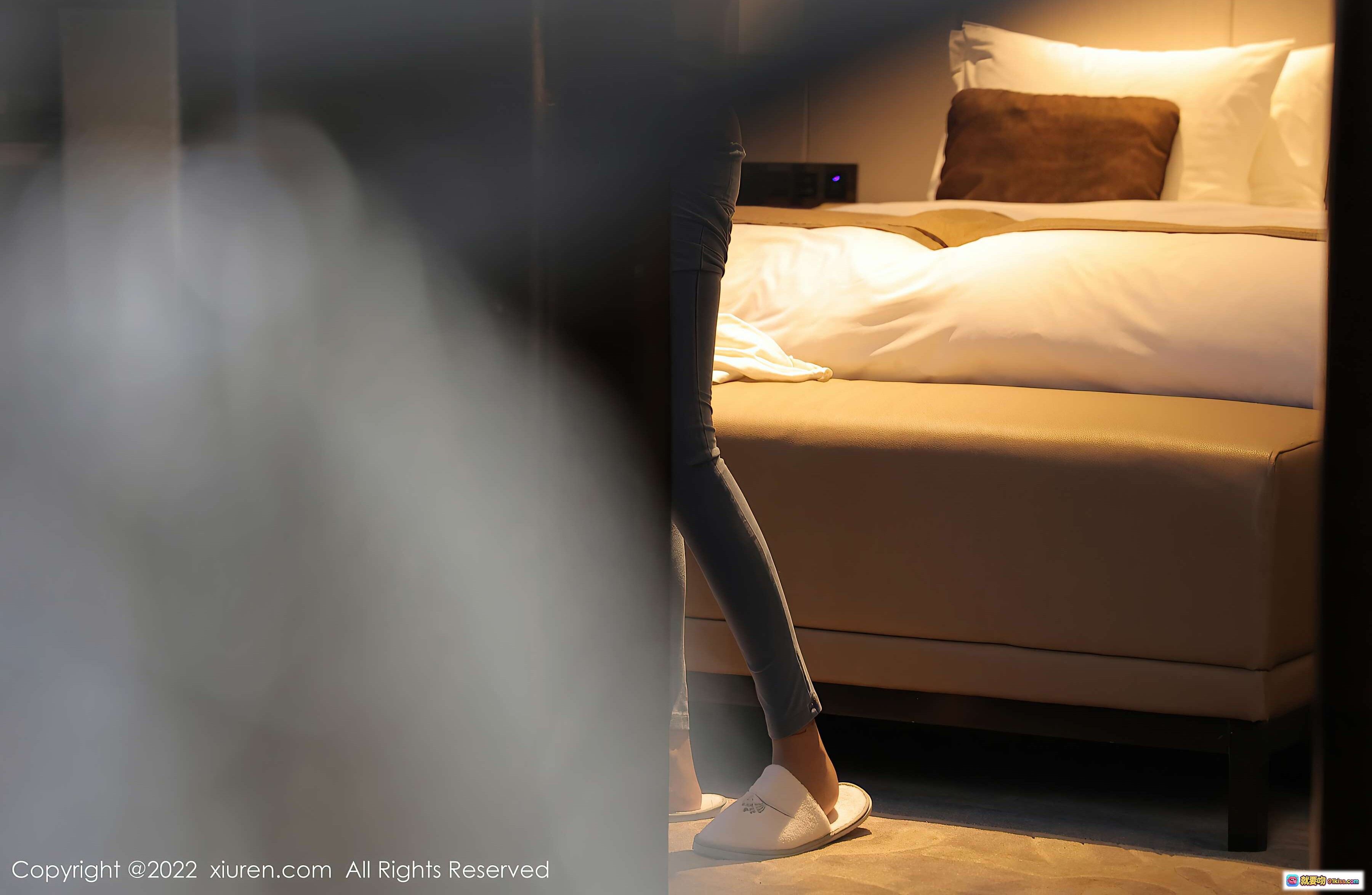 图片[2] - 汐汐baby牛仔裤美腿写真 | XiuRen秀人网2022.01.30 NO.4541 高清私房摄影 103张968M - 就要吻