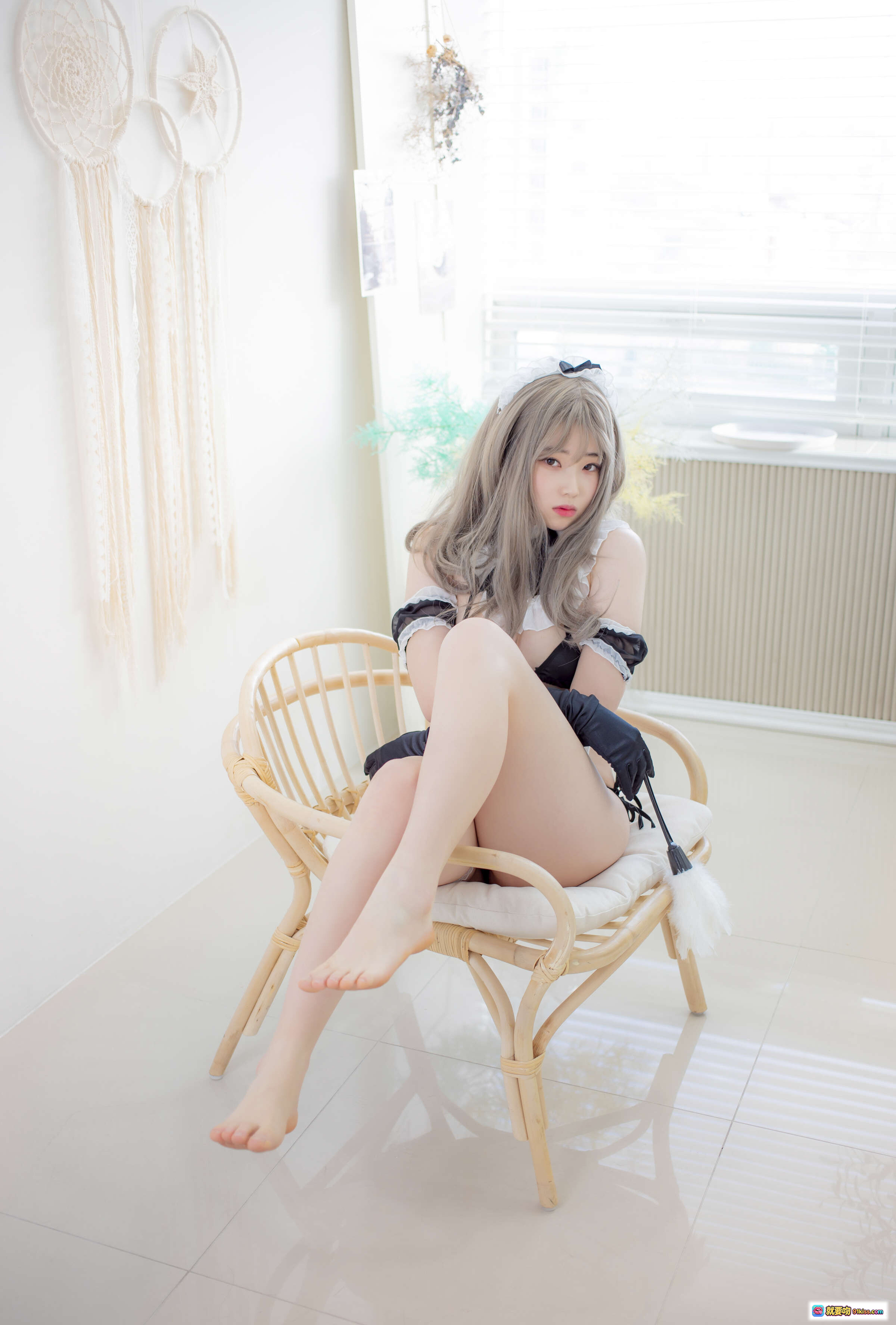 图片[3] - Bambi__ NO.080 CreamSoda VOL.11 女仆装美臀写真 115P高清图集 黑白蕾丝绑带造型 梦幻捕梦网背景 樱花团扇点缀 室内柔光拍摄 - 就要吻