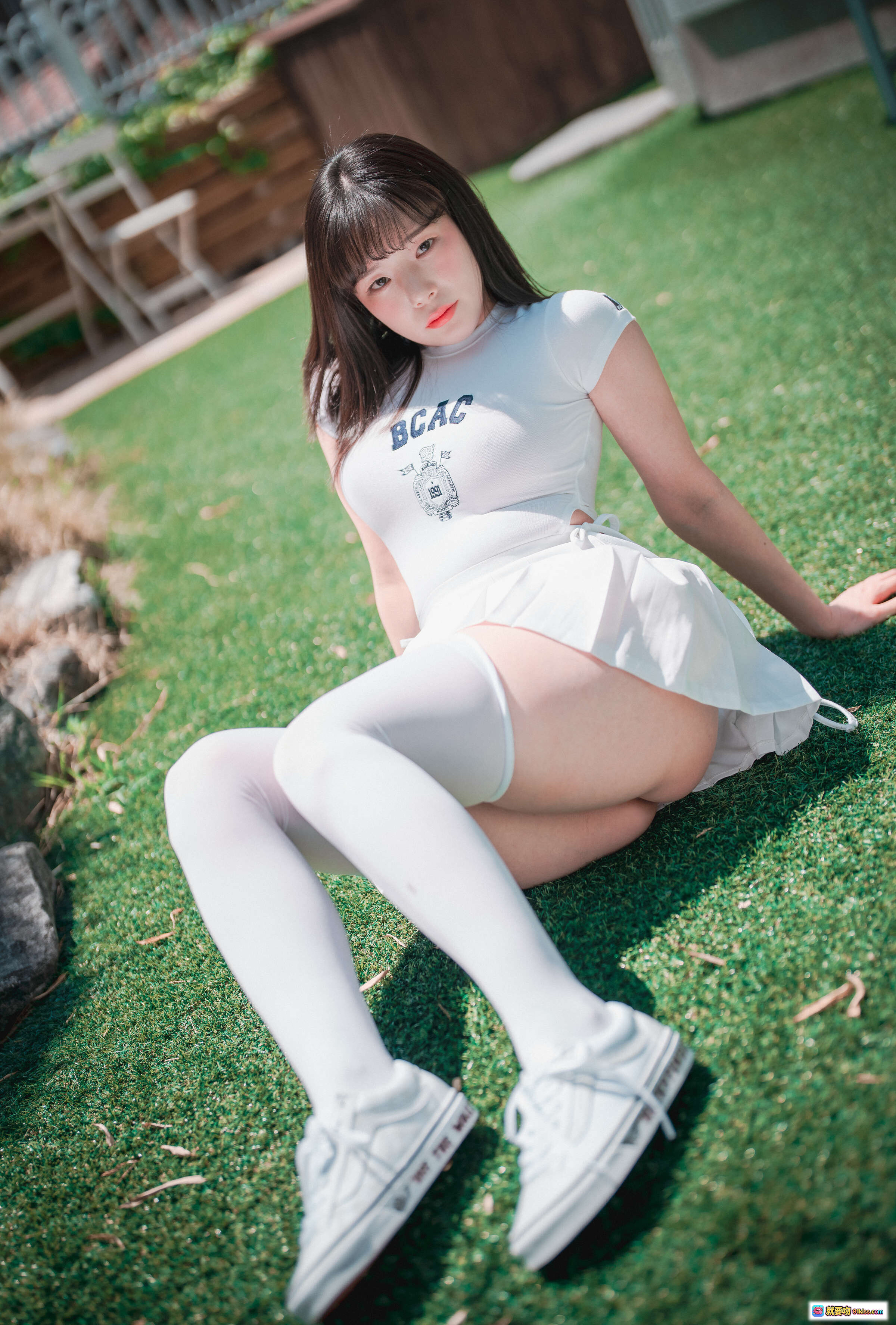 图片[8] - DJAWA Pia Classic Athletic Girl 白色运动装 美腿长袜 户外草坪写真 83P高清图集 - 就要吻