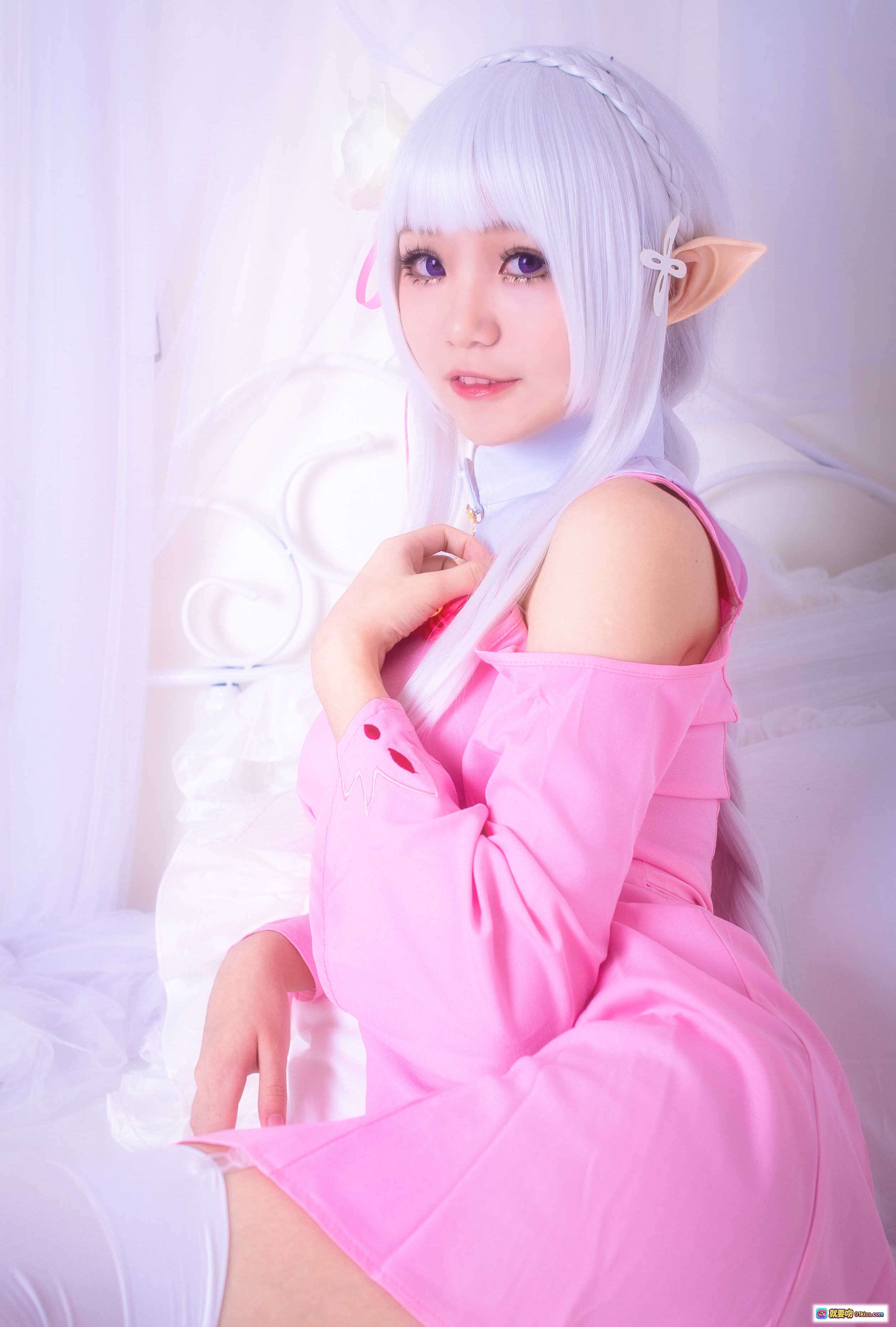 图片[5] - Yoko宅夏NO.024艾米莉娅cosplay粉裙白发紫瞳少女写真14P高清美图 - 就要吻