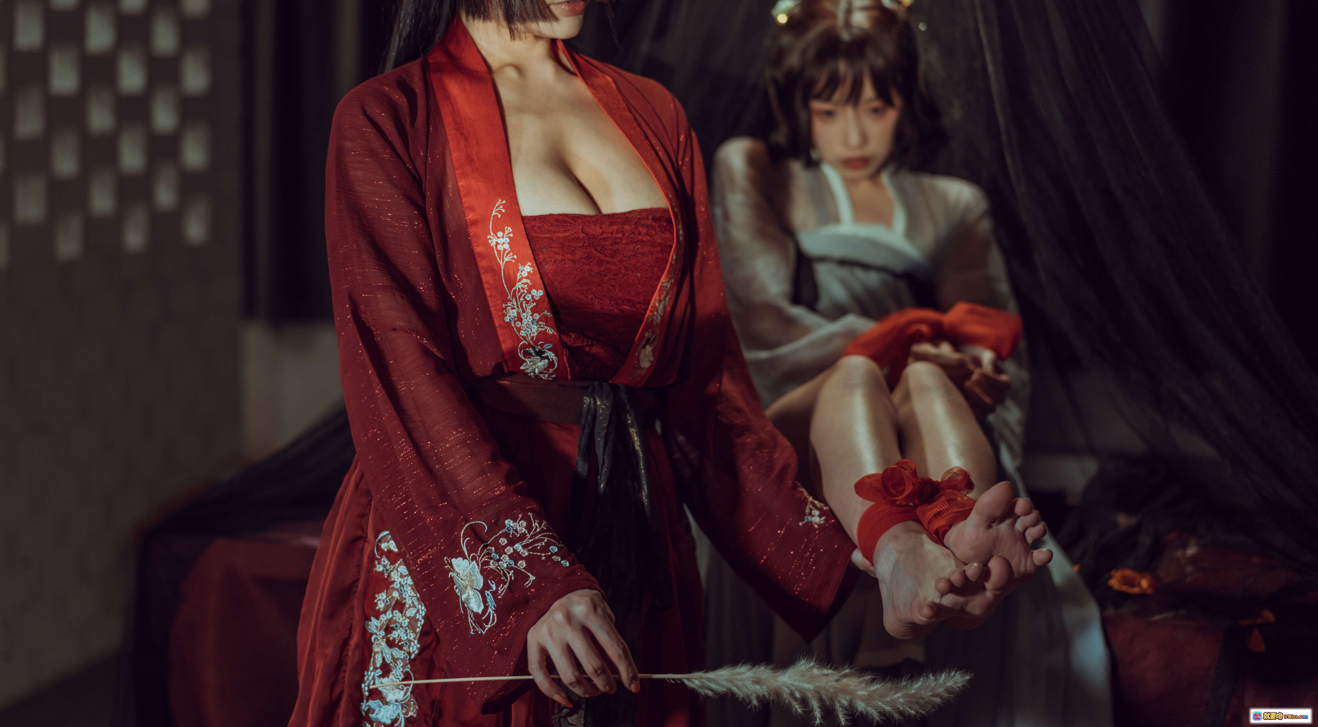 图片[9] - 秋和柯基NO.35昏红帐写真｜红色刺绣和服性感私房照｜52P高清美图 - 就要吻