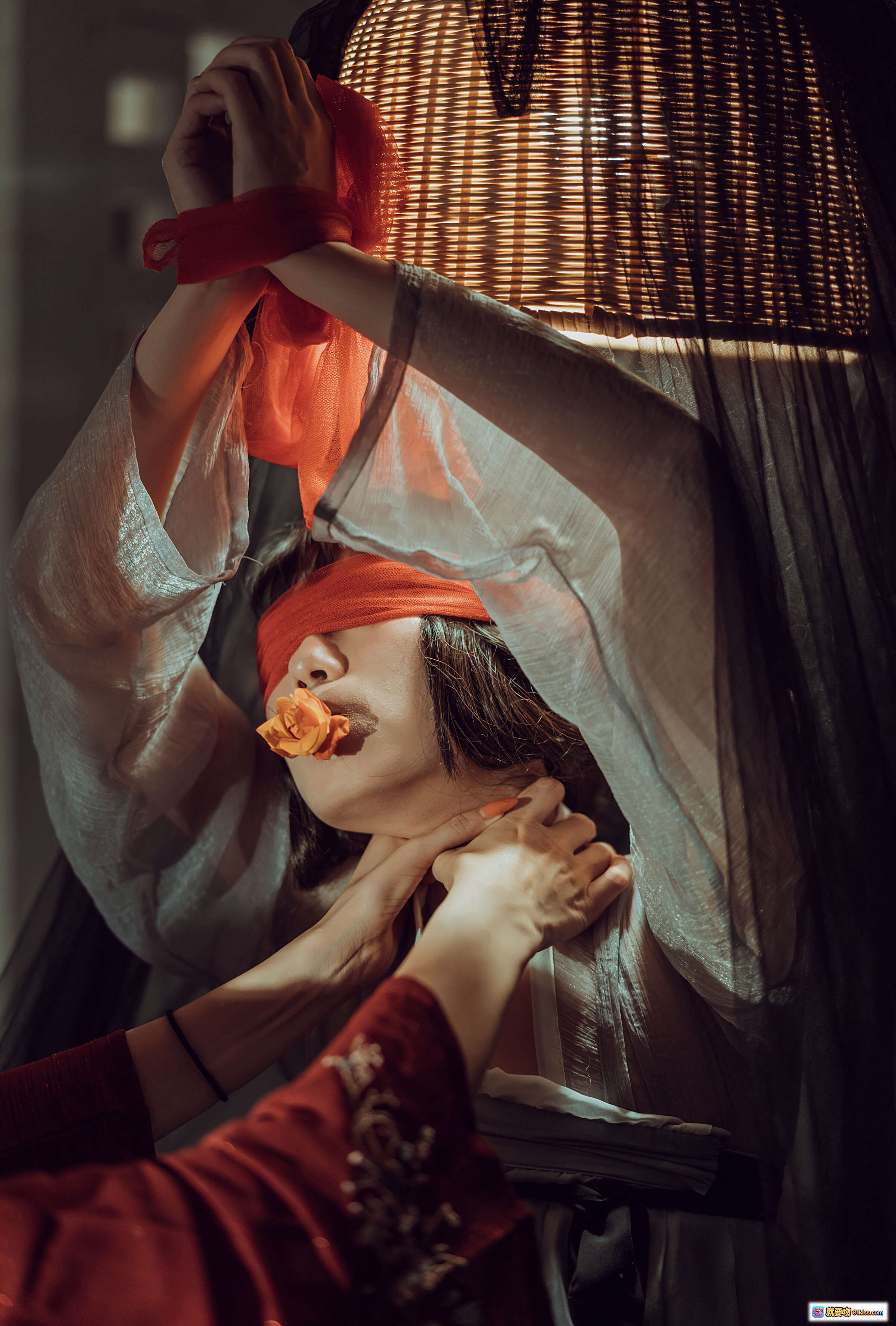 图片[7] - 秋和柯基NO.35昏红帐写真｜红色刺绣和服性感私房照｜52P高清美图 - 就要吻