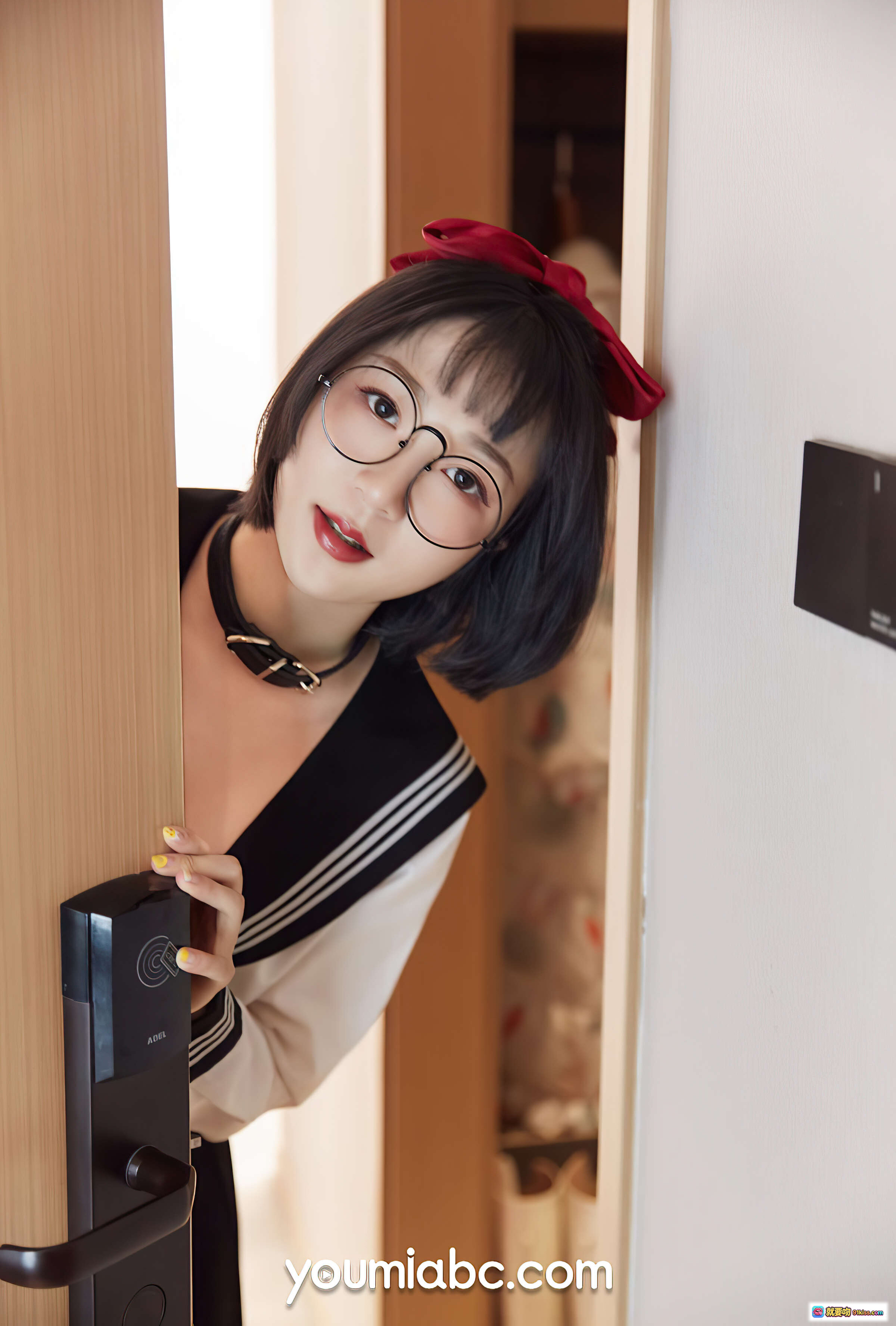 图片[10] - 龙女宝宝秘密教学写真 | 你蜜尤蜜2021.09.21 | 眼镜短发黑项圈 | 61P高清图集 - 就要吻